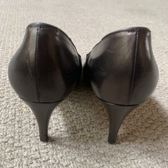 YVES Saint Laurent Authentic Leather Pumps Sz. 8 N - Picture 3 of 8